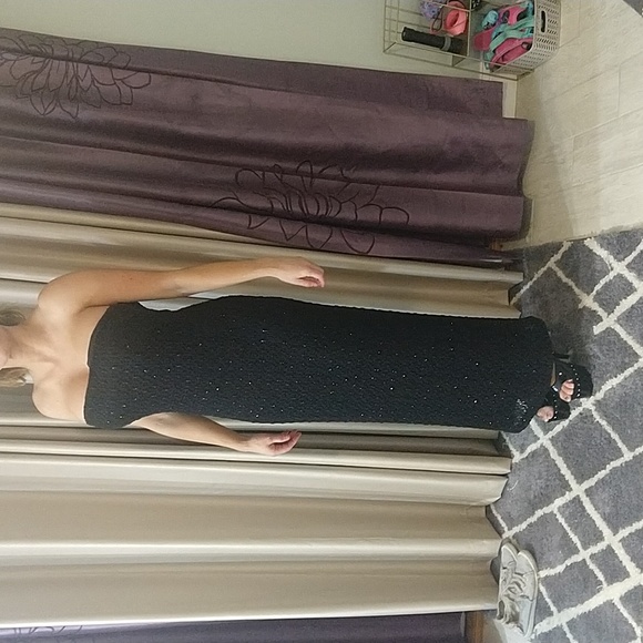 Gown - Picture 9 of 10